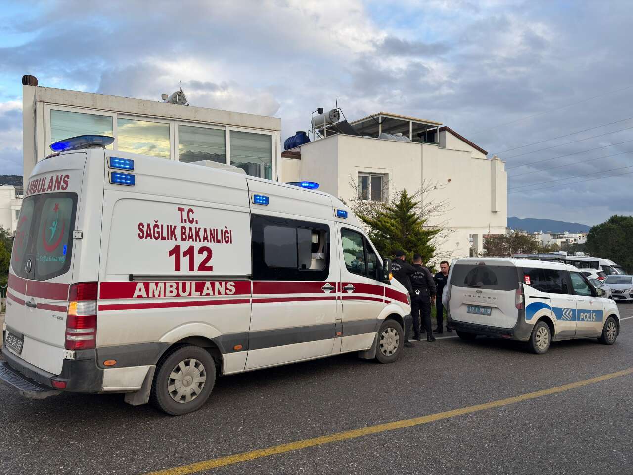 Bodrum’da Akşam Saatlerinde Hareketli Anlar: Sokakta Koşan Kadın Ekipleri Harekete Geçirdi 2